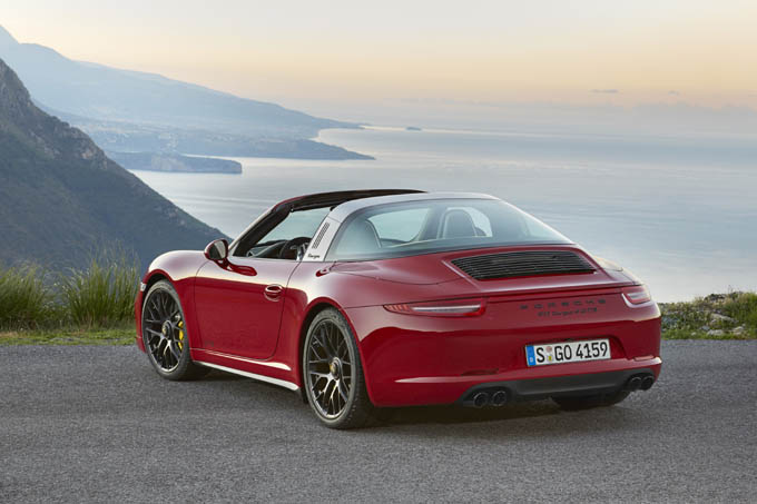 Porsche 911 Targa 4 GTS racexpress